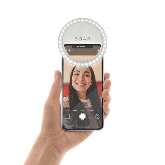 NEW SOAR Clip-On LED Selfie Ring Light FabFitFun Exclusive Smartphone Compatible - Picture 4 of 7